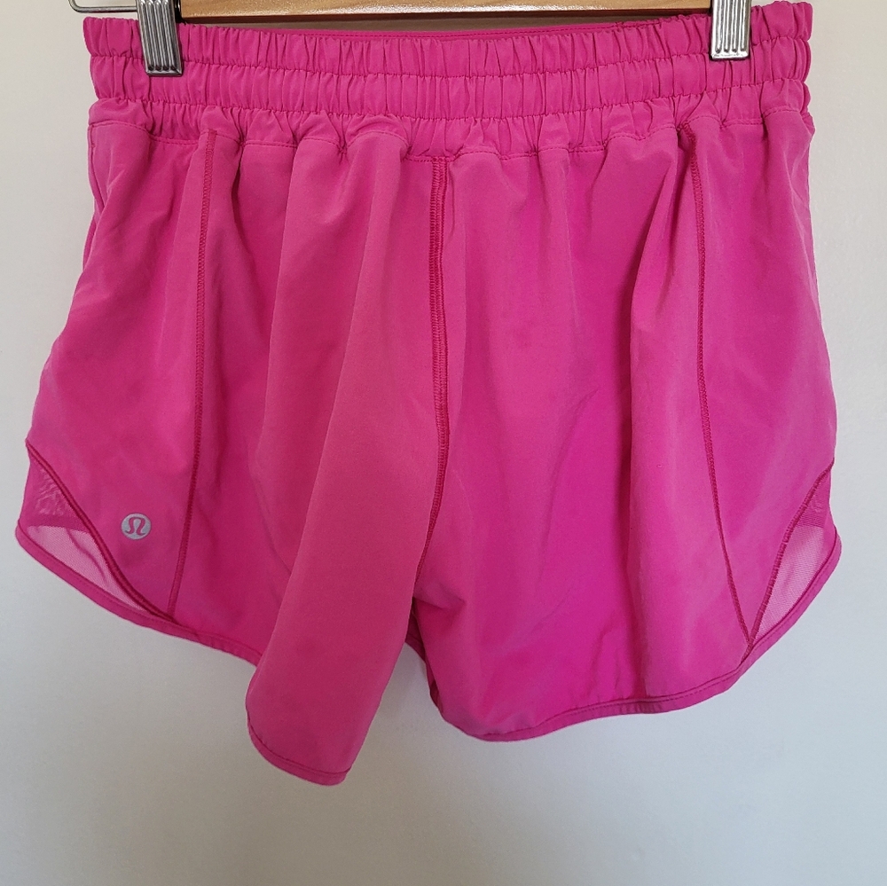 Lululemon Hotty Hot Shorts 4 Inch Inseam Size 6